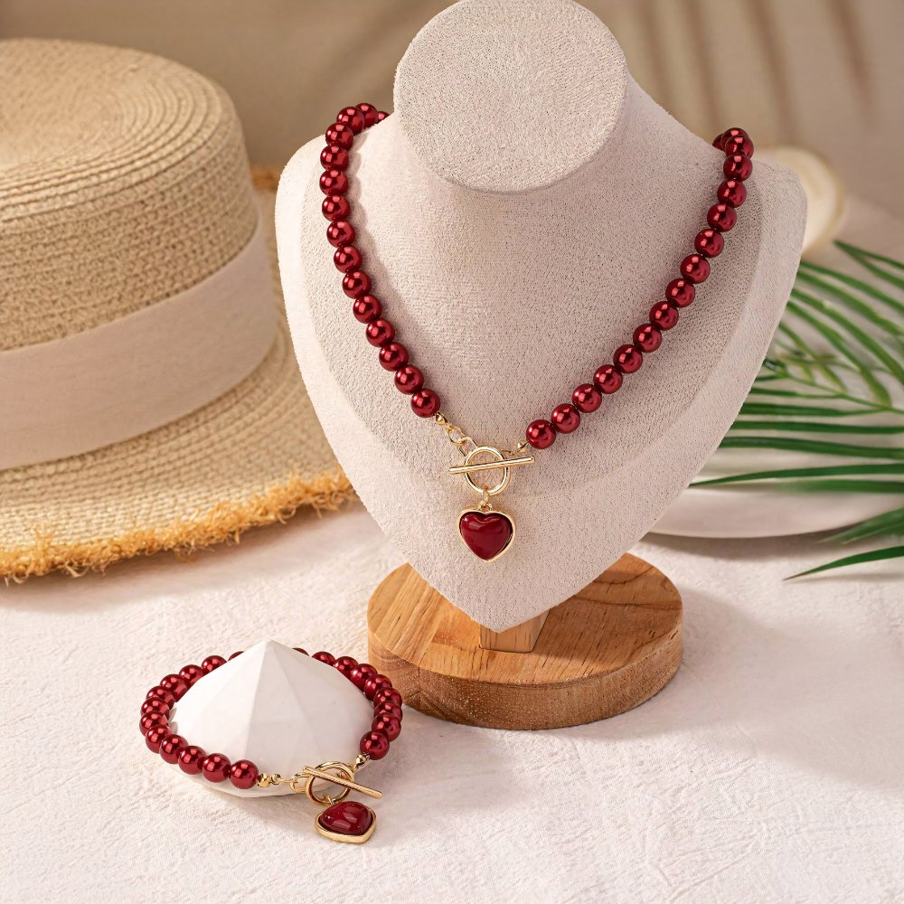 https://cdn.shopify.com/s/files/1/0820/4999/0943/files/beaded-heart-pendant-bracelet-and-necklace-set-412656.jpg?v=1720594119
