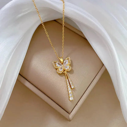 https://cdn.shopify.com/s/files/1/0820/4999/0943/files/charming-butterfly-diamond-dazzle-necklace-246467.webp?v=1720677213