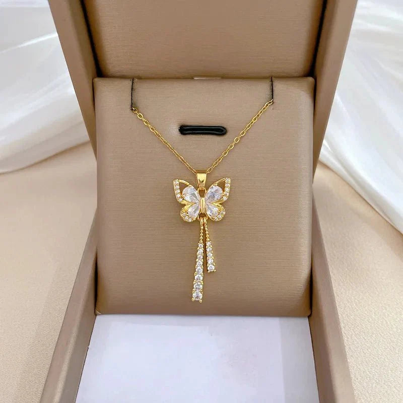 https://cdn.shopify.com/s/files/1/0820/4999/0943/files/charming-butterfly-diamond-dazzle-necklace-296725.webp?v=1720677213