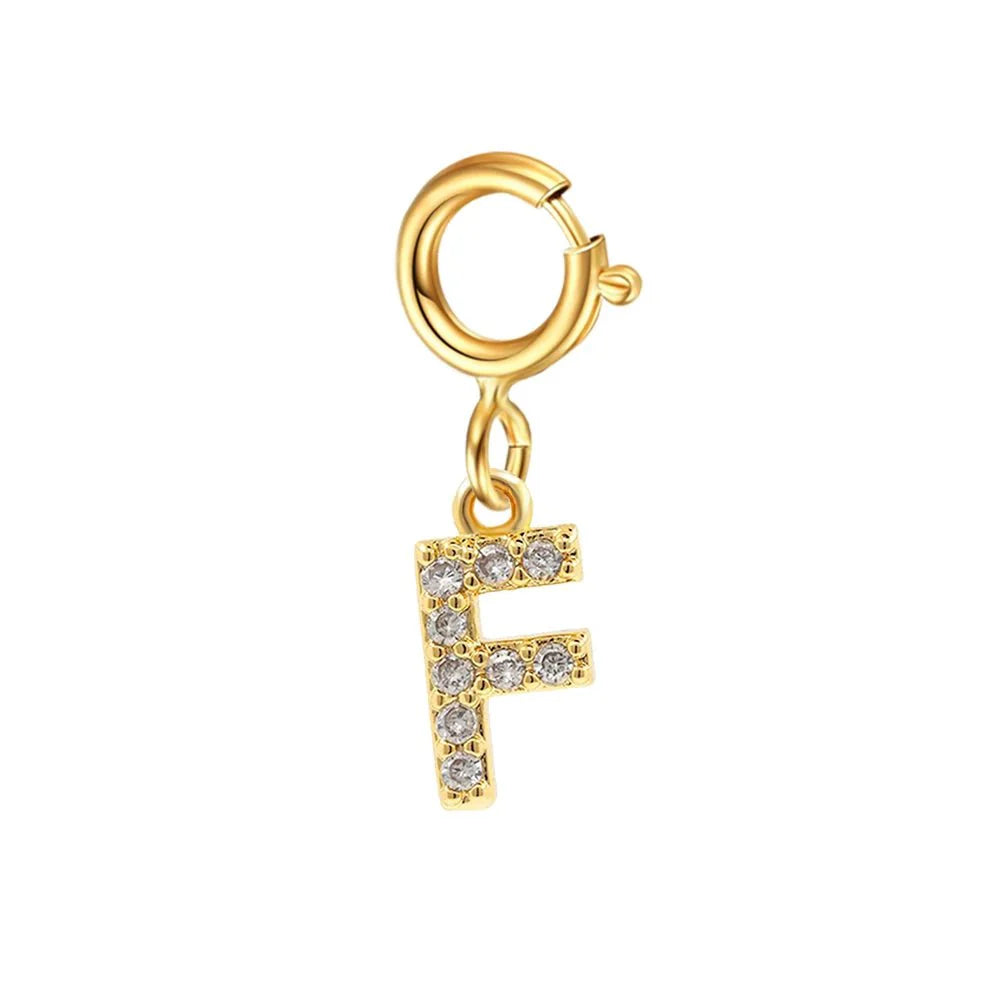 https://cdn.shopify.com/s/files/1/0820/4999/0943/files/dainty-cuban-figaro-chain-letter-initial-bracelet-349443.webp?v=1724406015
