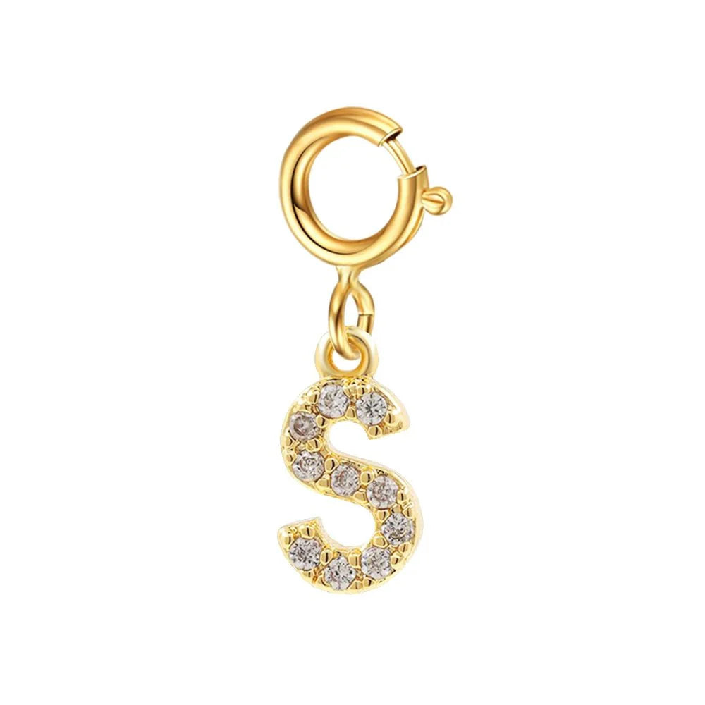 https://cdn.shopify.com/s/files/1/0820/4999/0943/files/dainty-cuban-figaro-chain-letter-initial-bracelet-364449.webp?v=1724406015