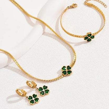 https://cdn.shopify.com/s/files/1/0820/4999/0943/files/emerald-four-leaf-clover-necklace-bracelet-and-earring-set-515991.webp?v=1716242307