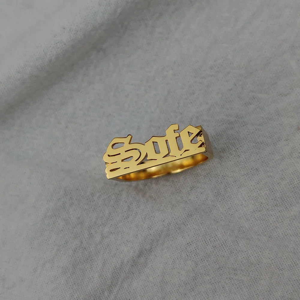 https://cdn.shopify.com/s/files/1/0820/4999/0943/files/personalized-name-classy-rings-144376.webp?v=1721174185